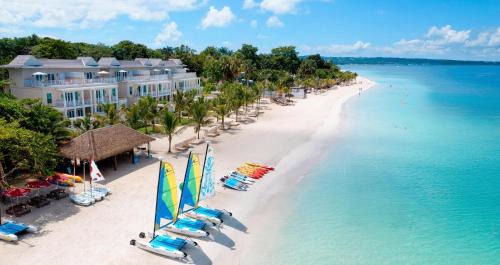 Negril Complejo | Beaches Negril Resort and Spa - All Inclusive