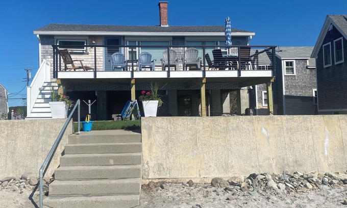 Biddeford Cabaña | Beachfront 3-bedroom cottage, Granite Pt, AC, WiFi, Views