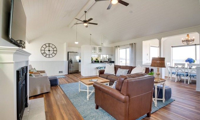 Bandon Casa | Beachfront Bandon Vacation Rental w/ Ocean View!