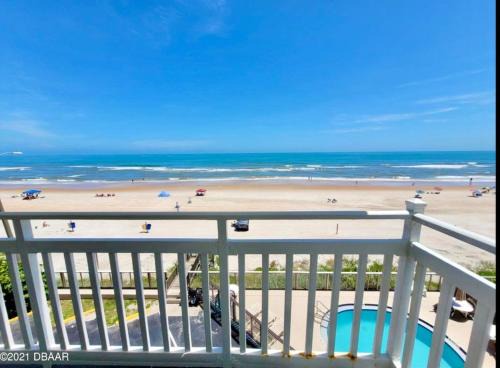 Ormond Beach Casa | Beachfront Bliss - Suite at Symphony Beach Club