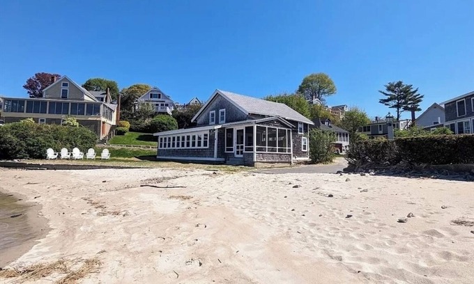 Ipswich Cabaña | Beachfront family dream escape