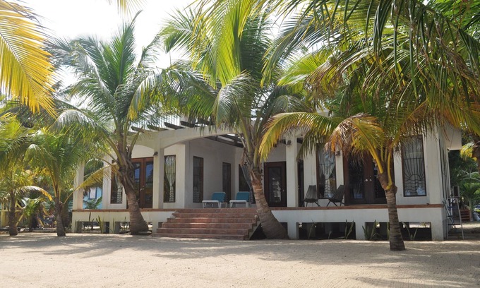 Hopkins Casa | Casa frente al mar en la bahía de Hopkins, Belice