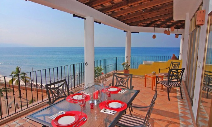 Centro de Puerto Vallarta Condominio | !!BEACHFRONT IN THE CITY CENTER! OCTOBER SPECIAL, ONLY 225/NT!!!