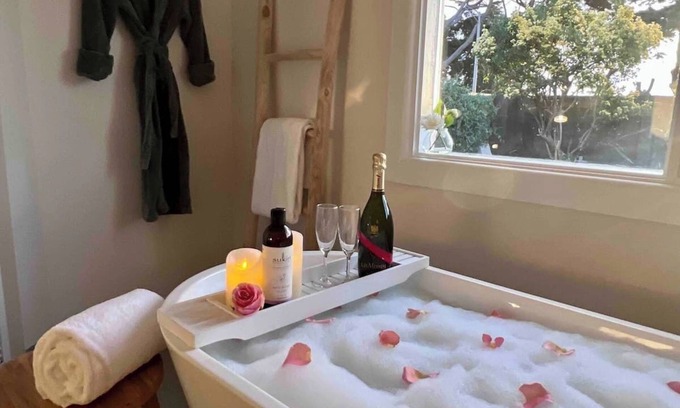 Brighton Casa | Beachfront Luxe 250m to Famous Beach Boxes