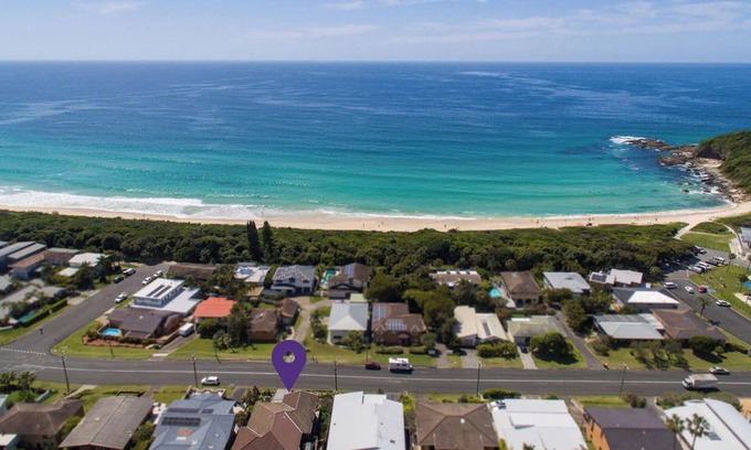Forster Casa | Beachfront Luxury - Games Room & Beach Essentials!