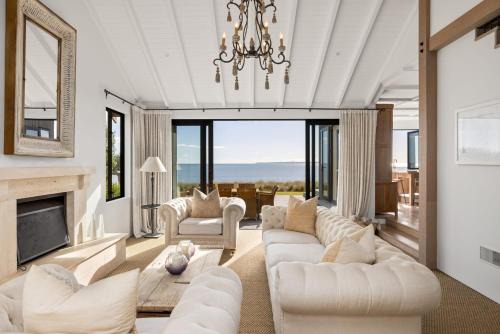 Papamoa Beach Casa | Beachfront Mediterranean Villa