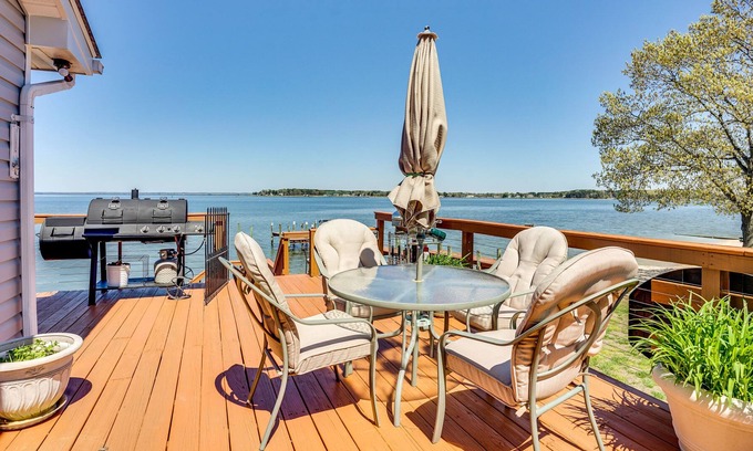Mount Holly Casa | Beachfront Montross Home Rental w/ Boat Dock!