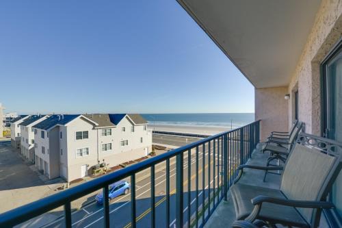 North Wildwood Apartamento | Beachfront North Wildwood Condo with Ocean Views!