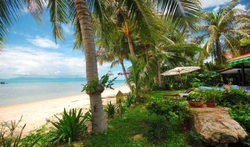 Bang Po Villa | Beachfront Oasis with Private Pool and Jacuzzi on Samuis Bang Por Beach