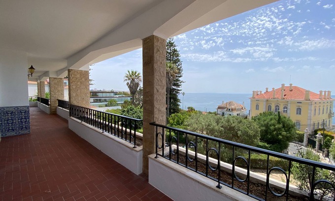 Cascais Villa | Beachfront T4 Holiday House