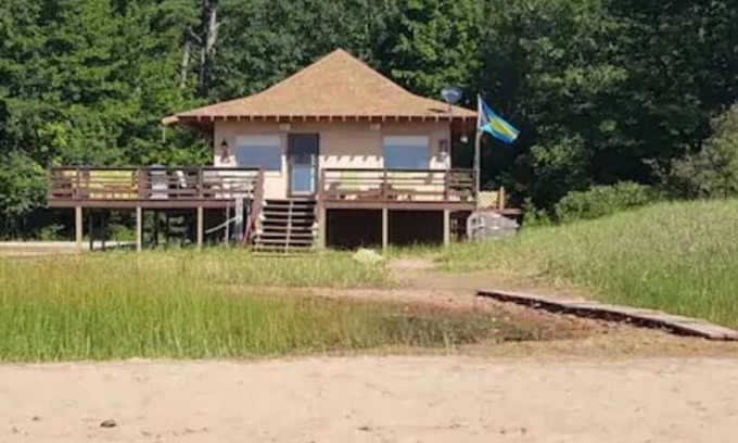 Escanaba Casa | Beachhouse On Beautiful Sand Beach Near Escanaba