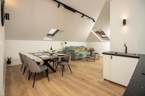 Bacvice Apartamento | Beachside Apartment Attico