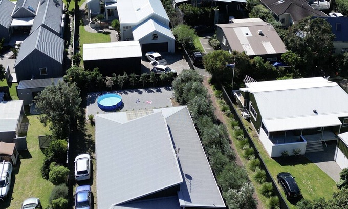 Matarangi Casa | Beachside Bach , Direct Beach Access, Fully renovated ,One Back from the Beach