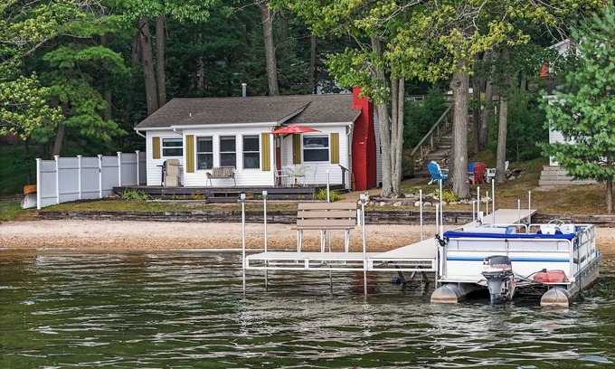 Lake City Cabaña | Beachside Cottage on Sapphire Lake