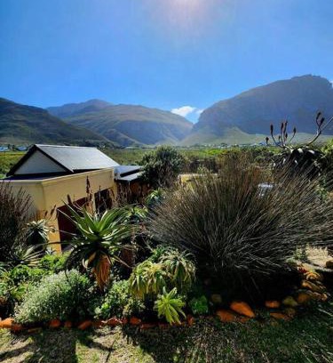 Betty's Bay Casa | Beachside cottage with breathtaking views