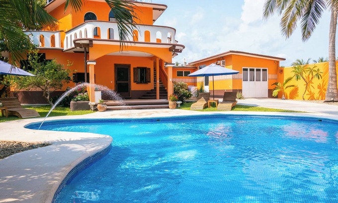 Santa María Colotepec Villa | 5 minute walk to the beach! Private pool with a great outdoor area.