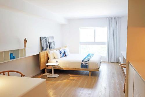 Bal Harbour Apartamento | Beachside Studio with Pool Parking & Beach Service in Bal Harbour Miami Beach