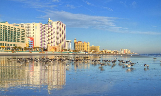 Daytona Beach Complejo | Beachside Sun y Daytona Fun!