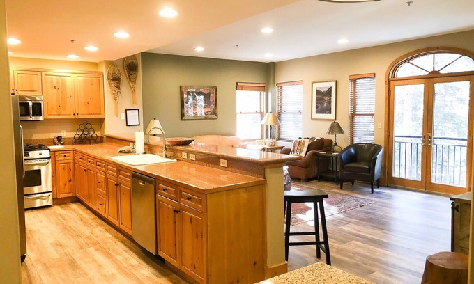 Mountain Village Condominio | Bear Creek Lodge 301a 1 Bedroom Condo by Alpine Lodging Telluride