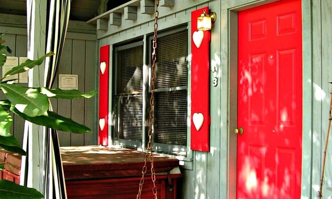 Sautee Nacoochee Cabaña | Bear Paw Cottage (# 3 King) Adorable; Bañera de hidromasaje; Mascota amigable; 2 adultos / 2 niños