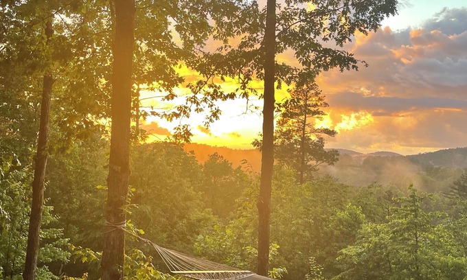 Unaka Casa | “Bear Paw Resort” View’s, Privacy, Covered decks, Outdoor spaces, Easy access