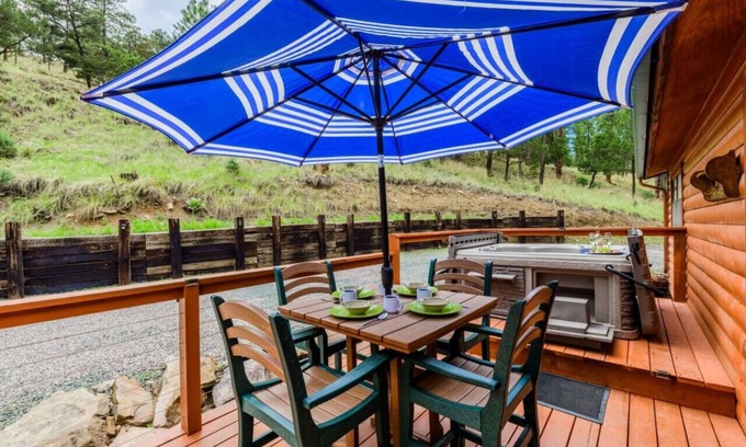 Ruidoso Apartamento | Bears Gone Fishing- Hot Tub, Decks, Near Trails
