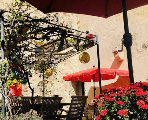 Salles-sous-Bois Casa | Beau studio indépendant pour 2 personnes dans village provençale