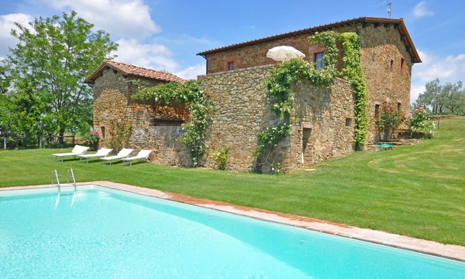 Torre A Castello Apartamento | Precioso apartamento para 3 personas con WIFI, piscina, mascotas permitida y vista panorámica