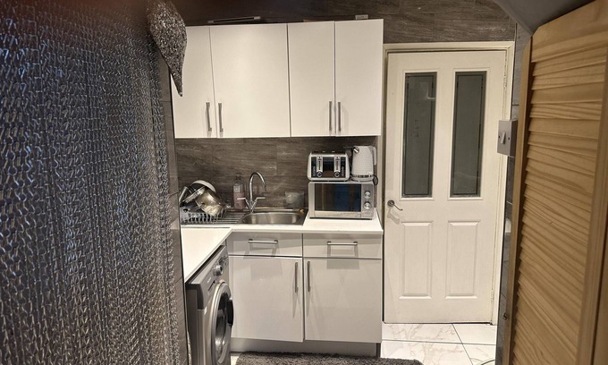 Bradford Casa | Beautiful 1-bed House in Bradford