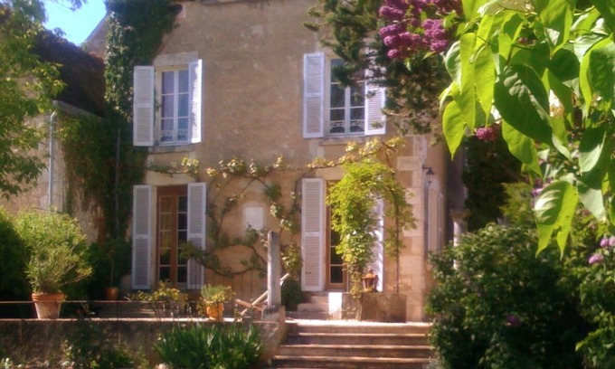 Crain Casa | Hermosa casa burguesa de 1850 con piscina privada, entre Chablis y Beaune