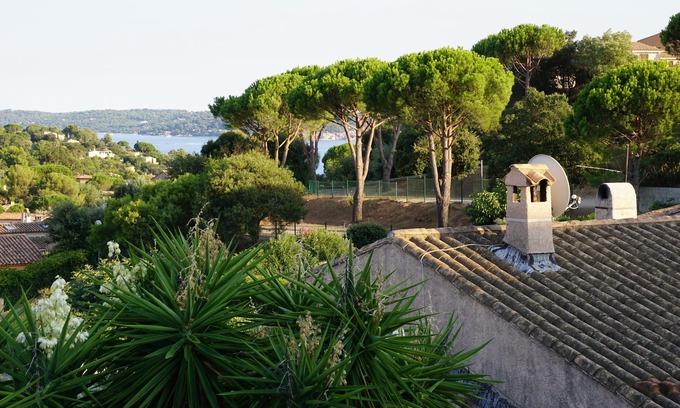 Sainte-Maxime Cabaña | Hermosa casa de 2 dormitorios al final de la terraza con vista al mar