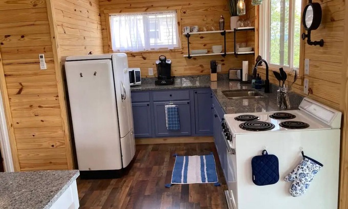 Bean Station Cabina | Beautiful 2 bedroom cabin with amazing lake views