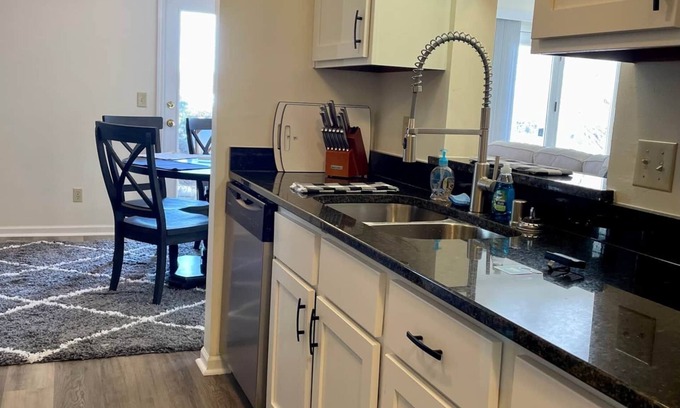 Oshkosh Apartamento | Beautiful 2 Bedroom 2 Bath Residence On The River