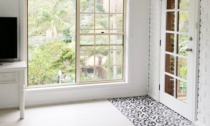 Helensburgh Casa | Beautiful 2 bedroom duplex with private patio