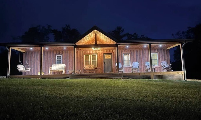 Sparta Cabina | Beautiful 2-bedroom cabin near Sparta and the Blue Ridge Parkway