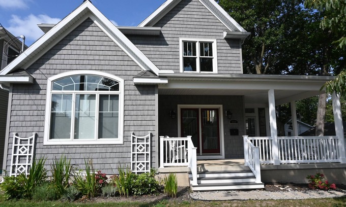 Lakeside Casa | BEAUTIFUL 2019 LAKESIDE CLASSIC HOME! Golf Cart Included April-November!