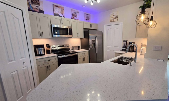 Sarasota Condominio | Charming 2BR/2BA 1st Fl Condo in Sarasota Pet-Friendly, Near UTC, Lido & Siesta