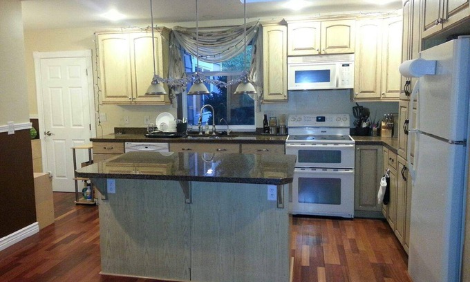 Bellingham Casa | Beautiful 2BR/2BA Spacious Home in an Amazing Location - Rare Gem!