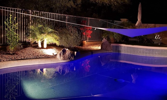 Gold Canyon Casa | Hermosa casa de 3 recámaras / 2 baños en Gold Canyon con piscina climatizada en un entorno privado