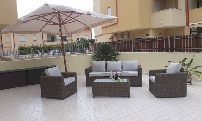 Pizzo Apartamento | Hermoso apartamento de 3 dormitorios con amplio patio privado y jardín