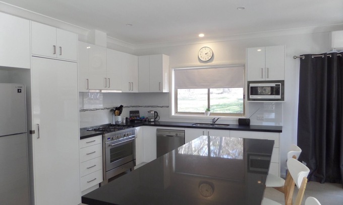 Portland Casa | Hermosa casa de 3 dormitorios en 25 acres con visitas de aves nativas y vida silvestre