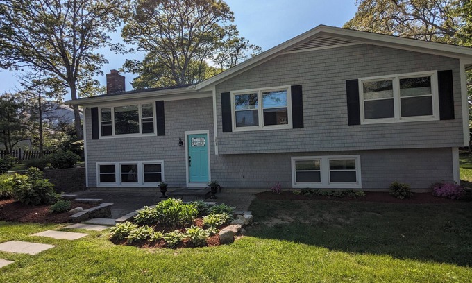 Osterville Casa | Beautiful 3 bedroom, 3.5 bath house, walk to Osterville Village