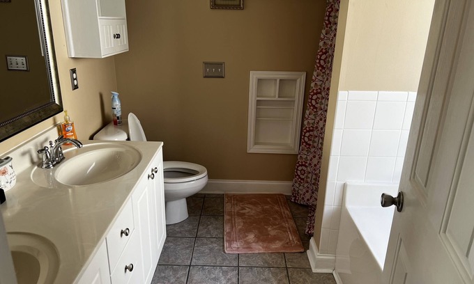 Myrtle Grove Casa | Beautiful 3 bedroom home near Carolina Beach