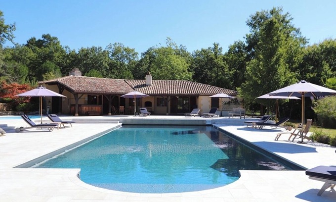Salles Villa | Beautiful 3-bedroom villa with swimming pool and tennis court