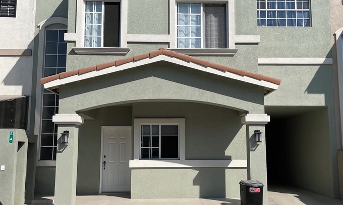 Tijuana Casa | Beautiful 3b, 2.5ba, two-story house in gated community in Tijuana