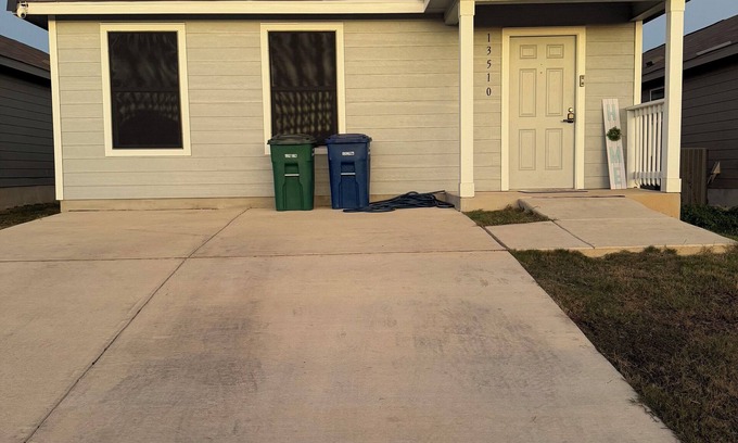 Southside Casa | Beautiful 3bedroom house San Antonio.