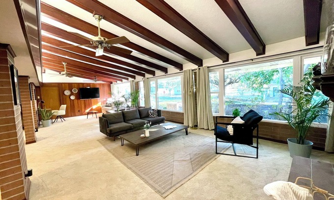 Lakeland Casa | Beautiful 4/3 Home + Pool & Hot Tub