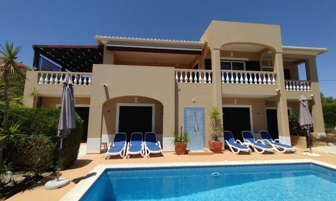 Albardeira Villa | Nueva hermosa villa de 4 dormitorios, piscina, wifi, cerca de la playa