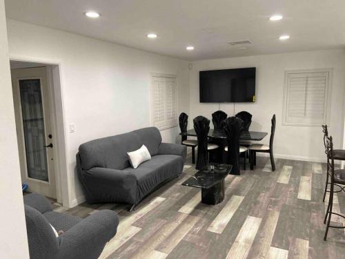 West Rancho Dominguez Casa | Beautiful 4 bedroom 2 bathroom house