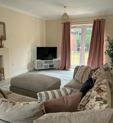 Loughborough Apartamento | Beautiful 4-Bedroom Home for Groups & Families